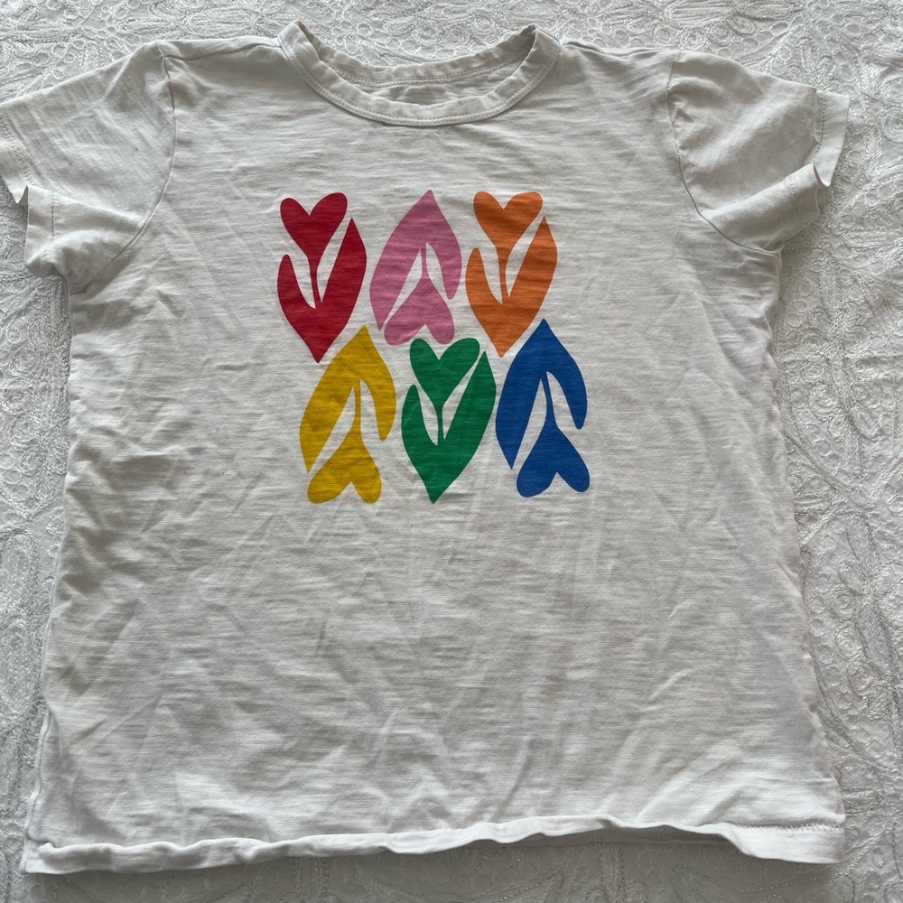 Primary White w/Multicolor Heart Print Kids Short Sleeve T-Shirt Size 8-9Y